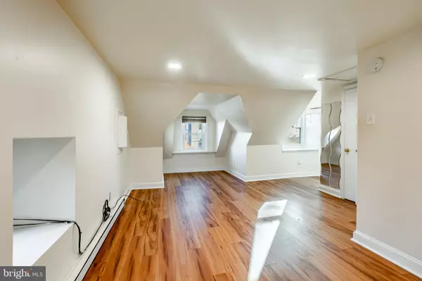 Conshohocken, PA 19428,228 CRAWFORD AVE #3