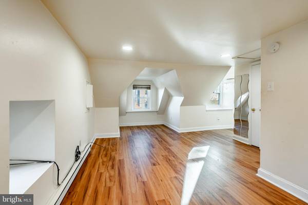 Conshohocken, PA 19428,228 CRAWFORD AVE #3