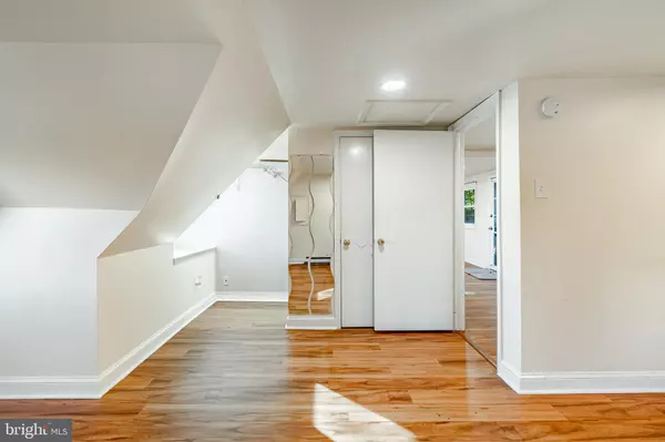 Conshohocken, PA 19428,228 CRAWFORD AVE #3