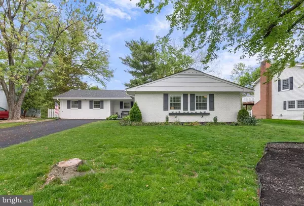 13116 PENNDALE LN, Fairfax, VA 22033