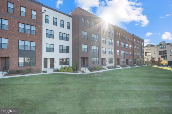 Ashburn, VA 20148,22361 ROANOKE RISE TER