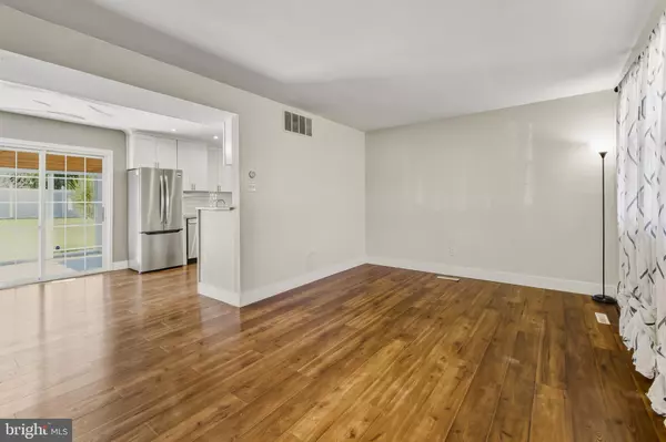 Williamstown, NJ 08094,1054 BRADFORD DR