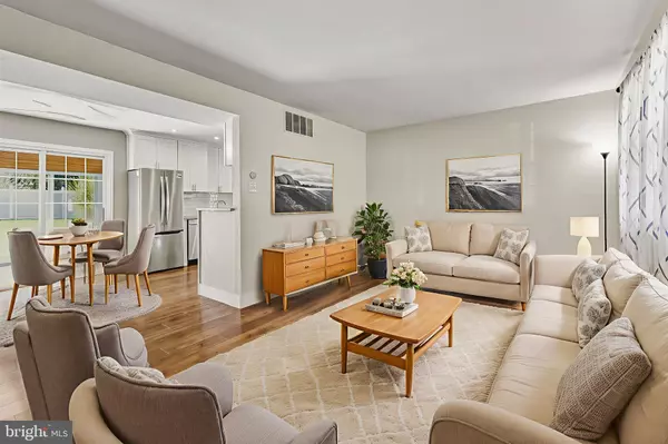 Williamstown, NJ 08094,1054 BRADFORD DR