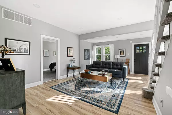 Barrington, NJ 08007,407 KINGSTON AVE