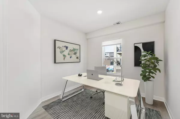 Herndon, VA 20171,12850 MOSAIC PARK WAY #2-A