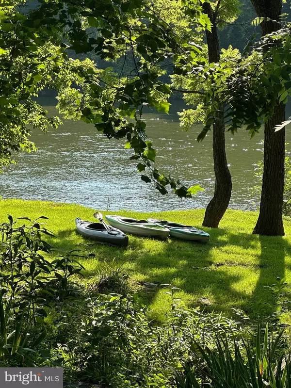 1 RIVER FOREST LA, Harpers Ferry, WV 25425