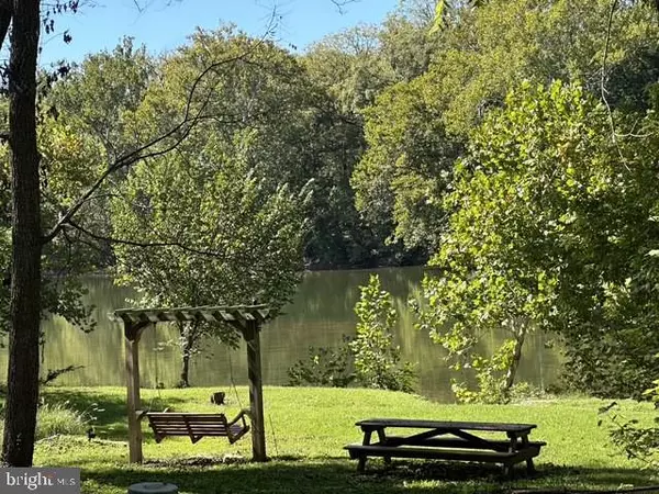 Harpers Ferry, WV 25425,1 RIVER FOREST LA