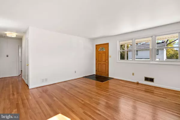 College Park, MD 20740,8700 50TH PL