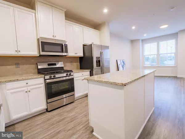 Suitland, MD 20746,2828 ARTS VISTA BLVD