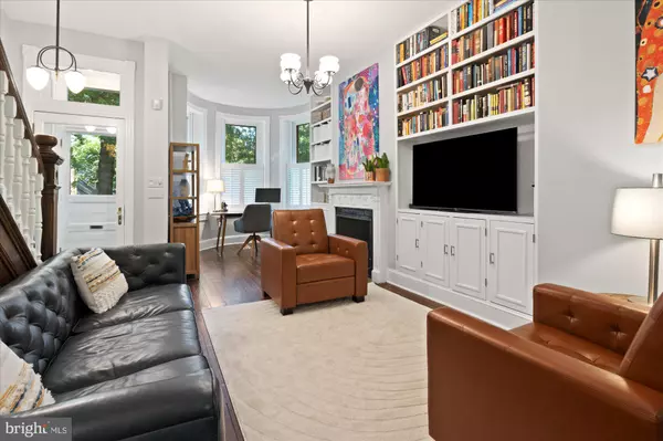 Washington, DC 20003,10 8TH ST SE