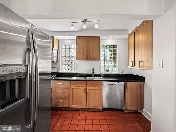 Philadelphia, PA 19103,255 S 24TH ST