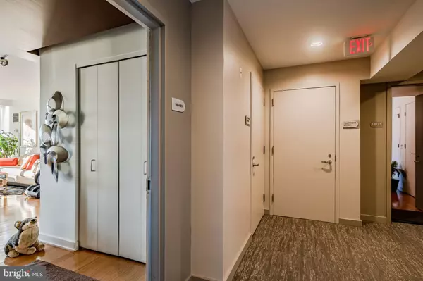 Philadelphia, PA 19103,2101-00 MARKET ST #1803