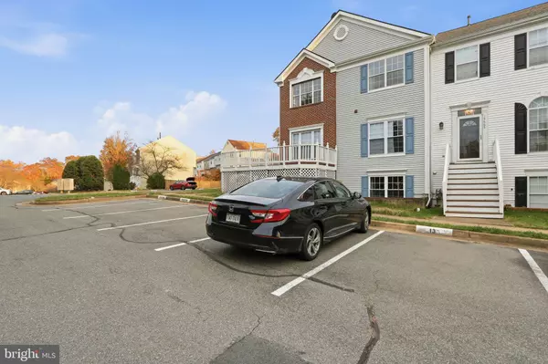 Dumfries, VA 22025,15663 VIEWPOINT CIR