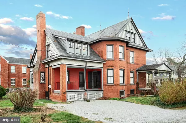 New Oxford, PA 17350,104 LINCOLN WAY WEST