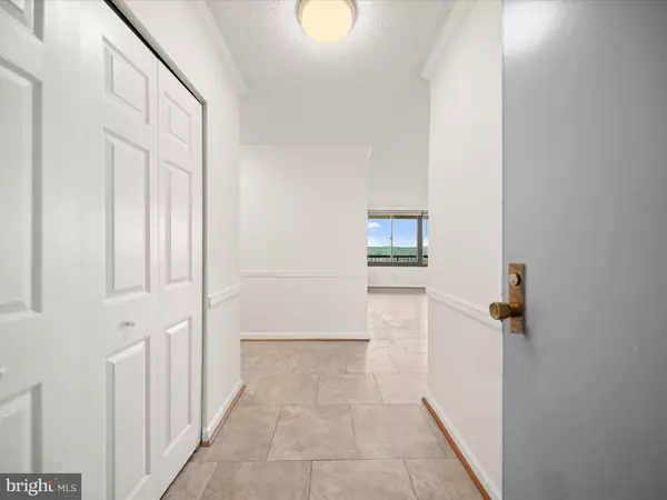 Alexandria, VA 22304,5500 HOLMES RUN PKWY #1517