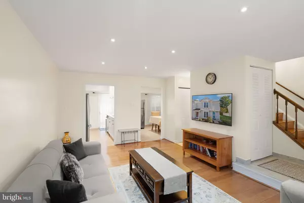 Sterling, VA 20164,346 LANCASTER SQ