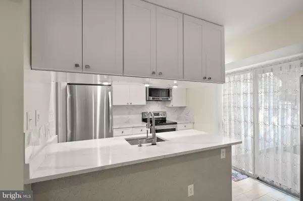 Sterling, VA 20164,346 LANCASTER SQ