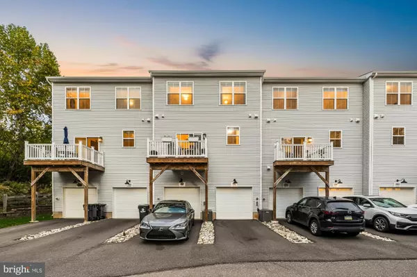 Phoenixville, PA 19460,958 SKYLAR CT