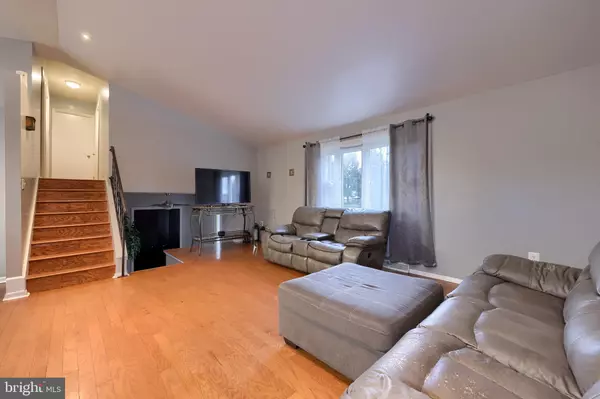 Dover, PA 17315,4131 DAVIDSBURG RD