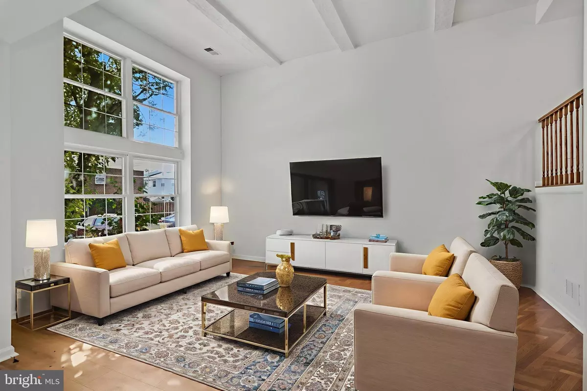 Manassas, VA 20110,8334 SHADY GROVE CIR