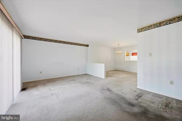 Aston, PA 19014,226 MORIA PL #226