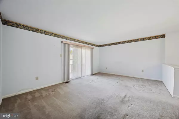 Aston, PA 19014,226 MORIA PL #226