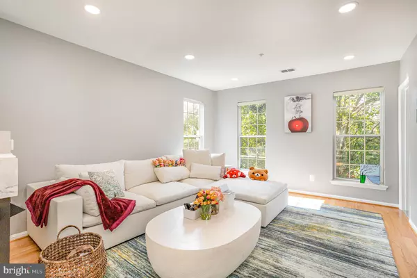 Vienna, VA 22182,1597 LEEDS CASTLE DR #202