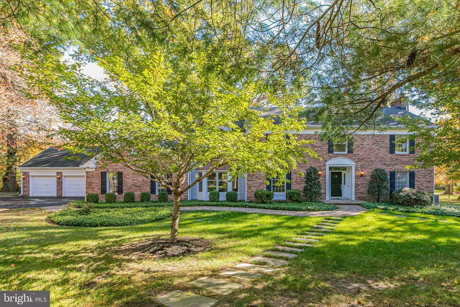 8 WINFIELD RD, Princeton, NJ 08540