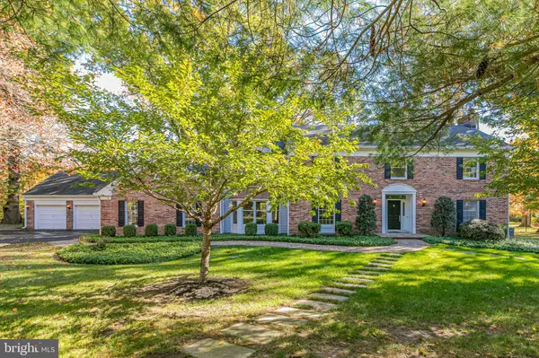 8 WINFIELD RD, Princeton, NJ 08540