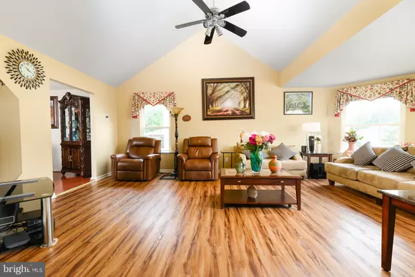 Newark, DE 19702,149 W FLAGSTONE DR