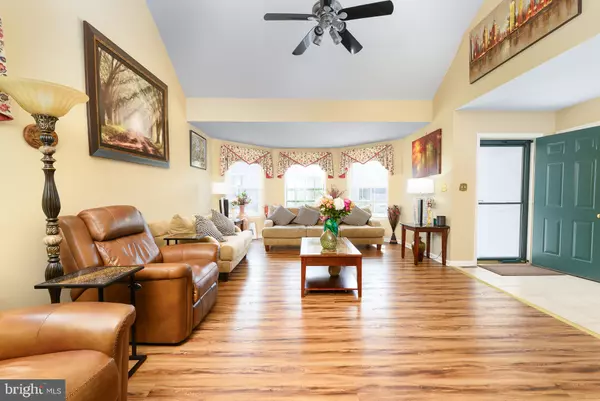 Newark, DE 19702,149 W FLAGSTONE DR