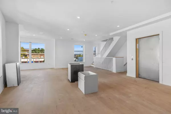 Philadelphia, PA 19123,652 FAIRMOUNT AVE