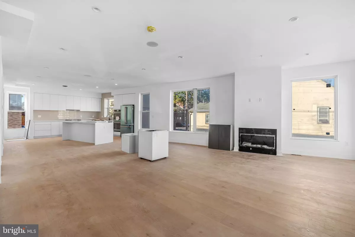 Philadelphia, PA 19123,652 FAIRMOUNT AVE