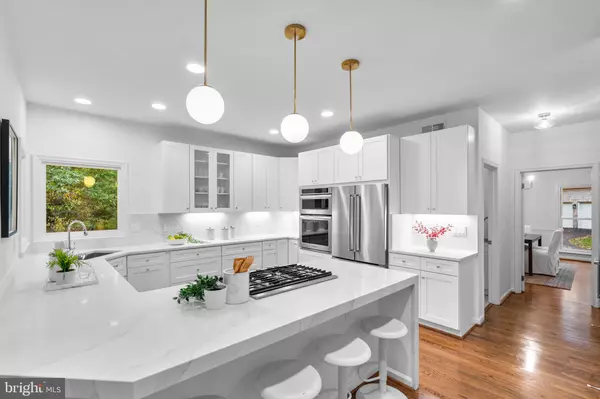 Herndon, VA 20171,13019 BANKFOOT CT