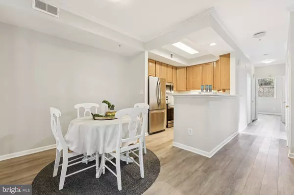 Reston, VA 20194,1361 GARDEN WALL CIR #701