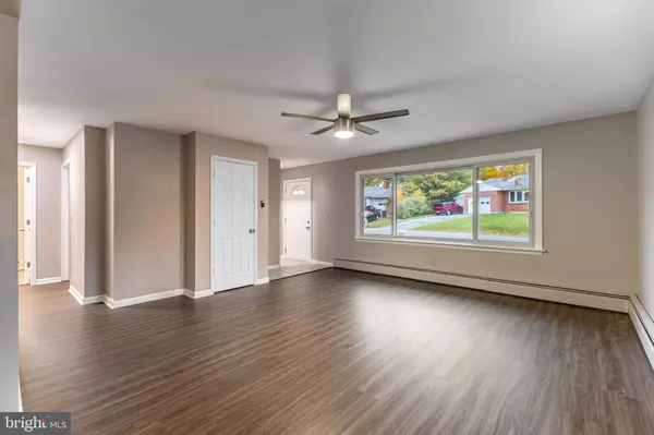 Boalsburg, PA 16827,328 LAMP POST LN