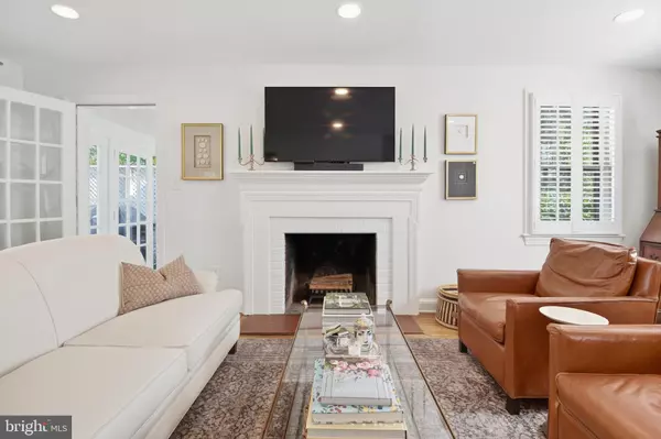 Alexandria, VA 22307,6032 GROVE DR