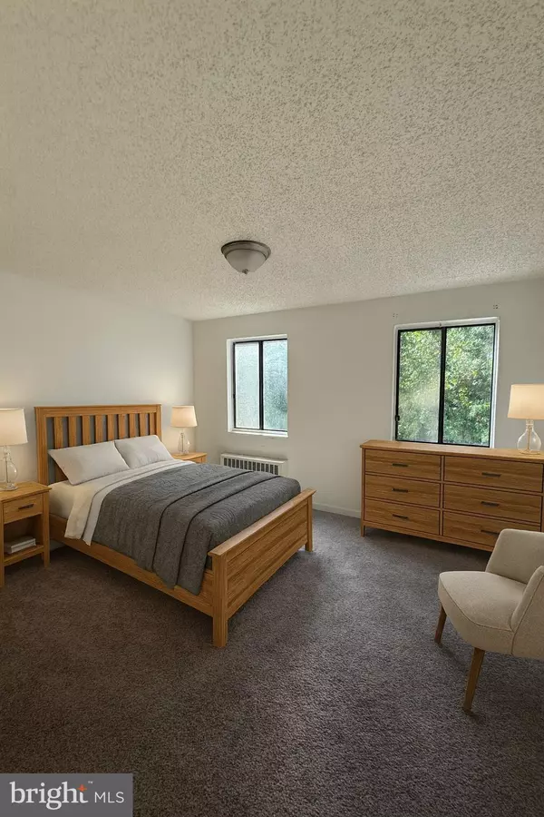 4725 1ST ST SW #303, Washington, DC 20032