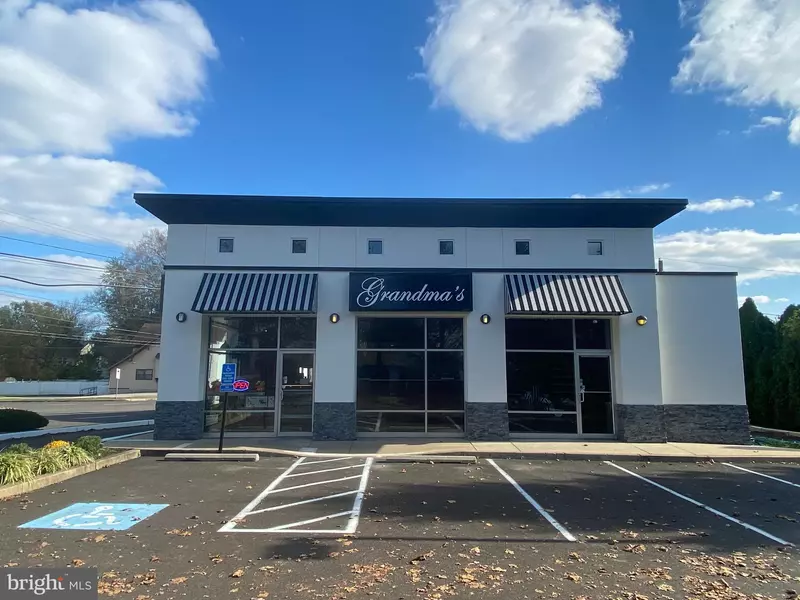 2700 EASTON RD, Willow Grove, PA 19090