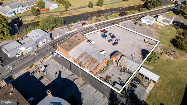 Luray, VA 22835,26 N BROAD ST