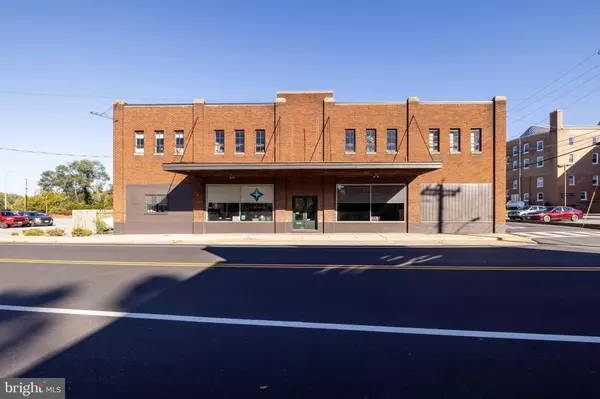 Luray, VA 22835,26 N BROAD ST