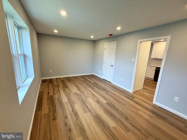 Magnolia, NJ 08049,326 E WASHINGTON AVE