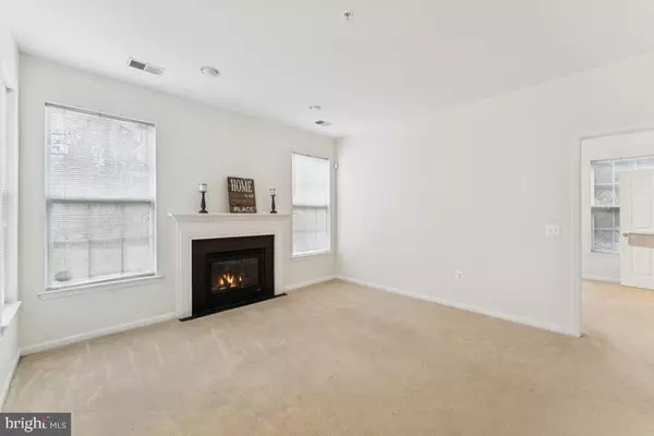 Bowie, MD 20716,15612 EVERGLADE LN #106