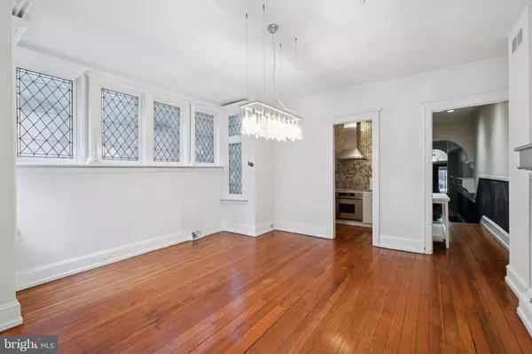 Philadelphia, PA 19103,2221 LOCUST ST