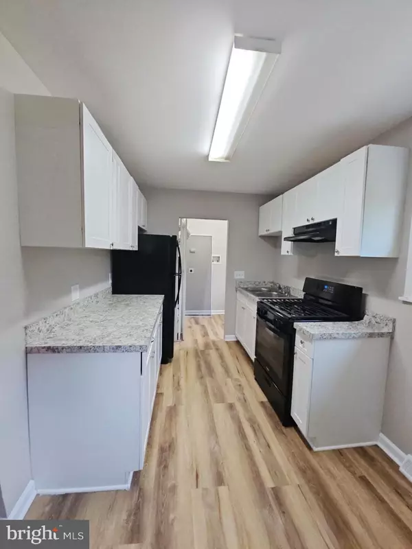 Williamstown, NJ 08094,411 WOODLAWN AVE