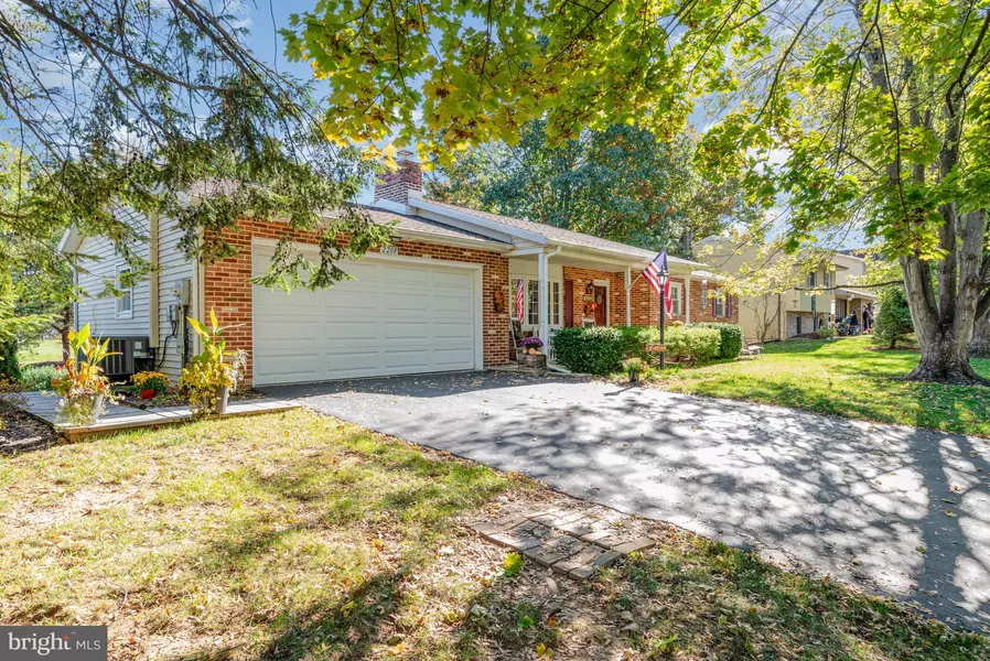 2208 CIRCLE ROAD, Carlisle, PA 17013