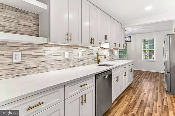 Burke, VA 22015,5848 KARA PL