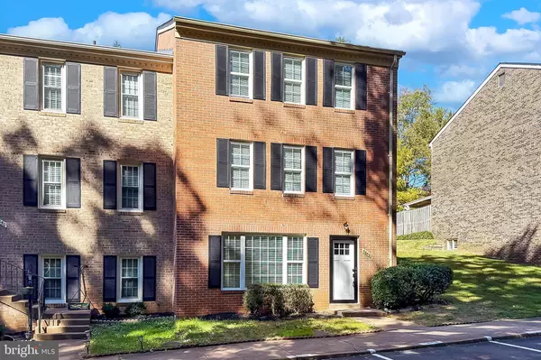 Burke, VA 22015,5848 KARA PL