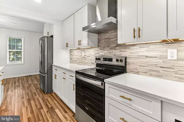 Burke, VA 22015,5848 KARA PL