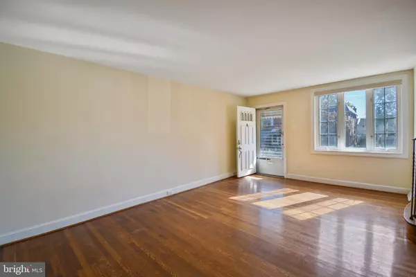 Glenolden, PA 19036,617 MAGNOLIA AVE